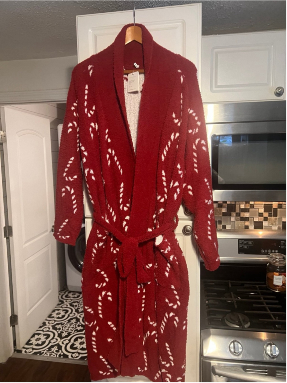 NWT Pottery Barn Candy Cane Jacquard Red Robe - Picture 3 of 8